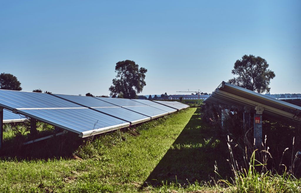 black solar panels on green grass field under blue sky during daytime (Symbolbild: The smarter E Europe 2026)