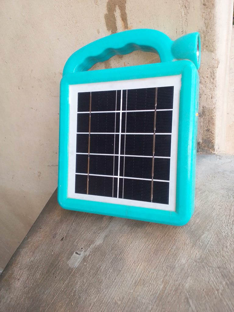 A solar panel lamp (Symbolbild: Solarmodule 760 Watt)